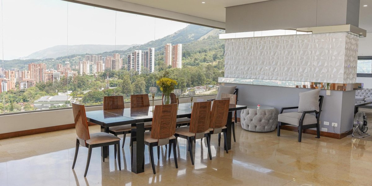 6e874d86-a5b3-4c86-a585-37a953449ce4-1