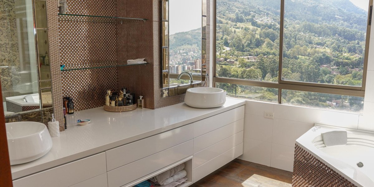 99ee2f48-48b8-4a96-b42d-0fce4569a6f1