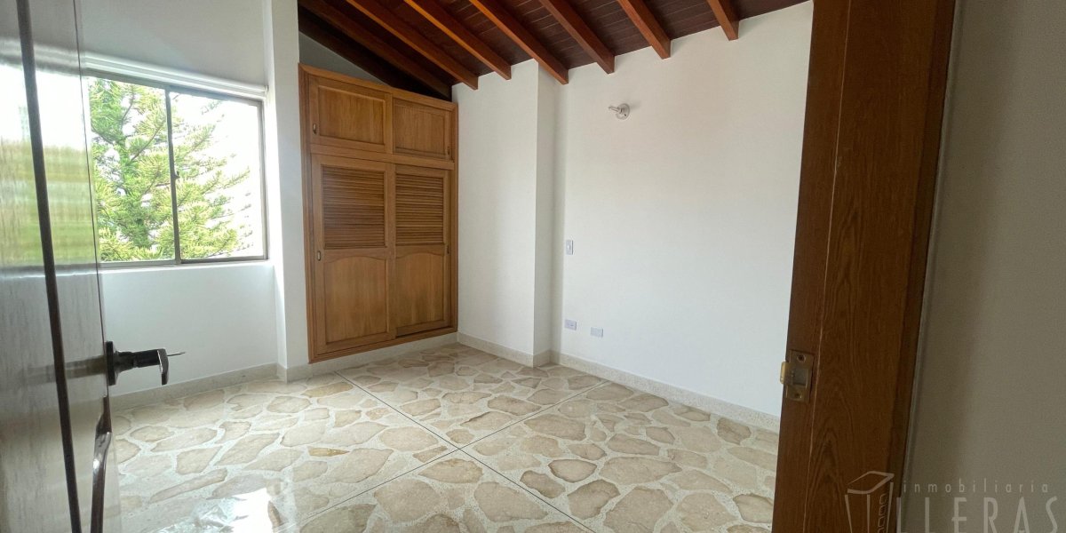 Imagen-de-WhatsApp-2025-05-15-a-las-10.22.22_9439e55f